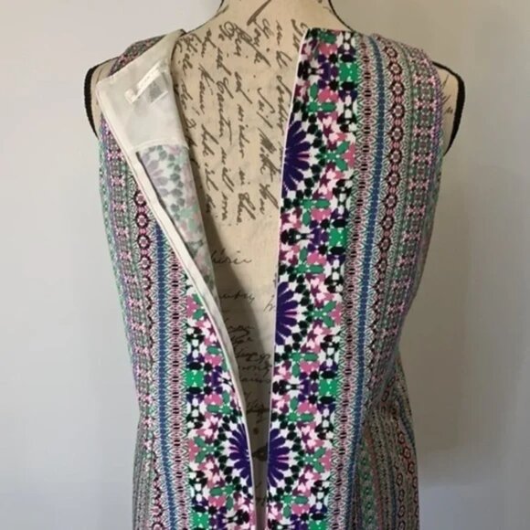 London Times Sleeveless Shift Dress - Picture 4 of 6